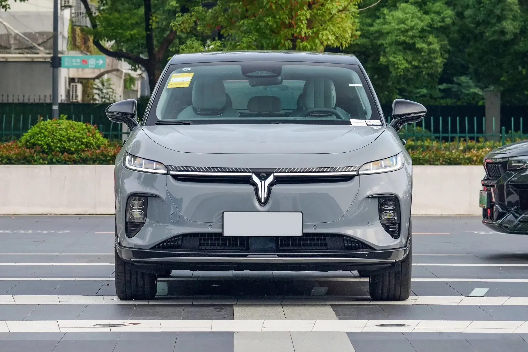 imgi_100_Voyah-Courage-Stylish-SUV-New-Energy-Vehicles-Electrical-Car Voyah Courage Stylish SUV New Energy Vehicles Electrical Car– In Stock in China | EVs From China - Image 1