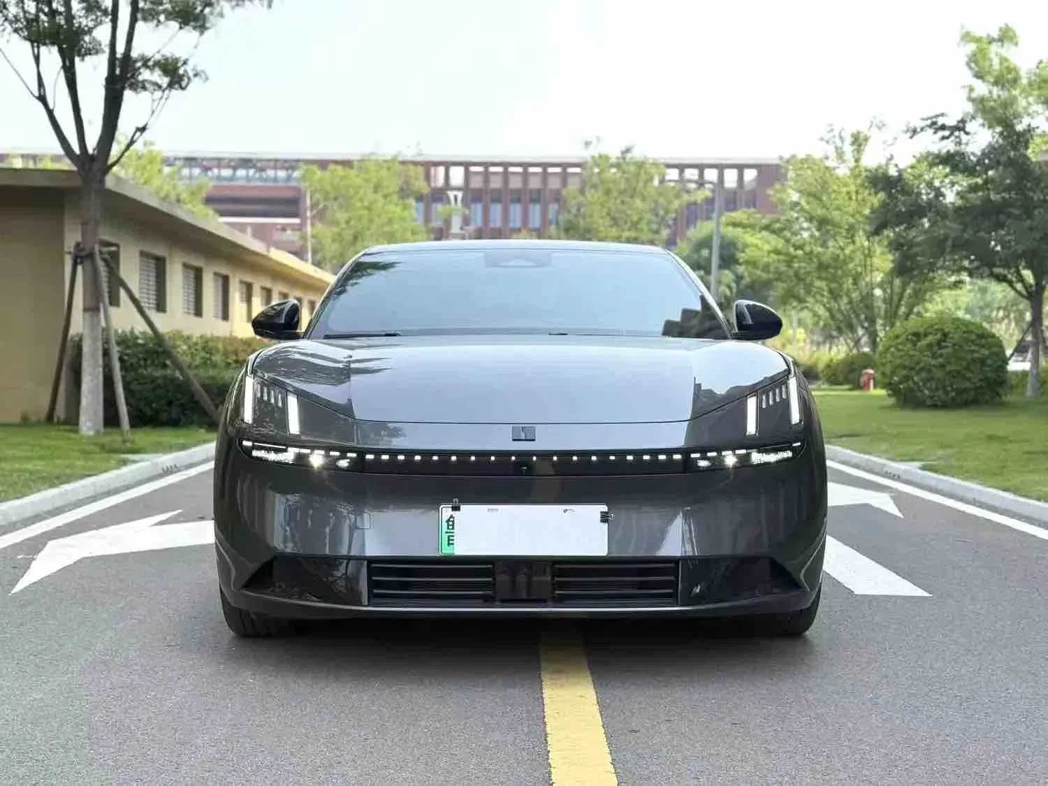 imgi_85_Gcc-Market-Quick-Local- Lynk & Co Z10 Liquid-Cooled LFP Battery Electric Car– Wholesale Price From China | High-Quality Cars From China - Image 1